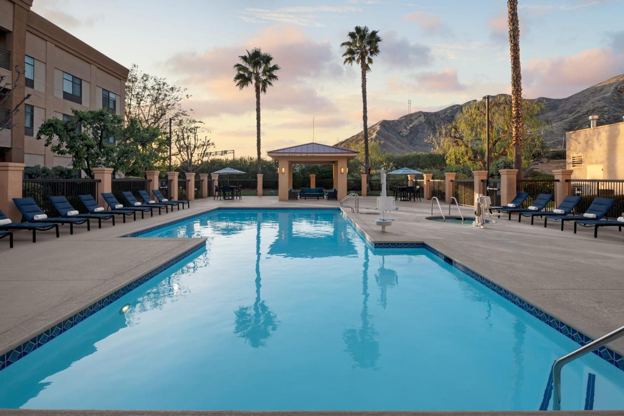 Hotel Courtyard By Marriott Santa Clarita Valencia Zewnętrze zdjęcie